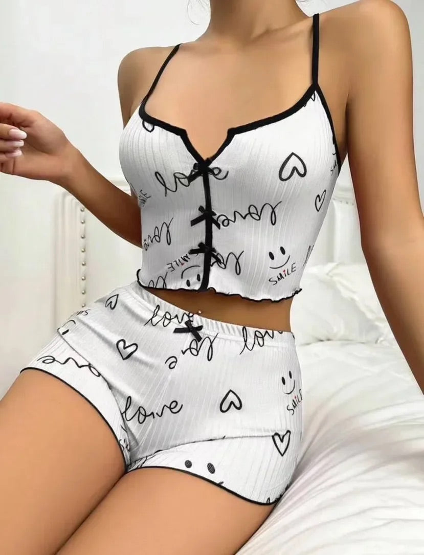 Kadın Pijama Takımı Kalp Baskı Yumuşak Nervürlü Kumaş Seksi Fırfır Trim Rahat